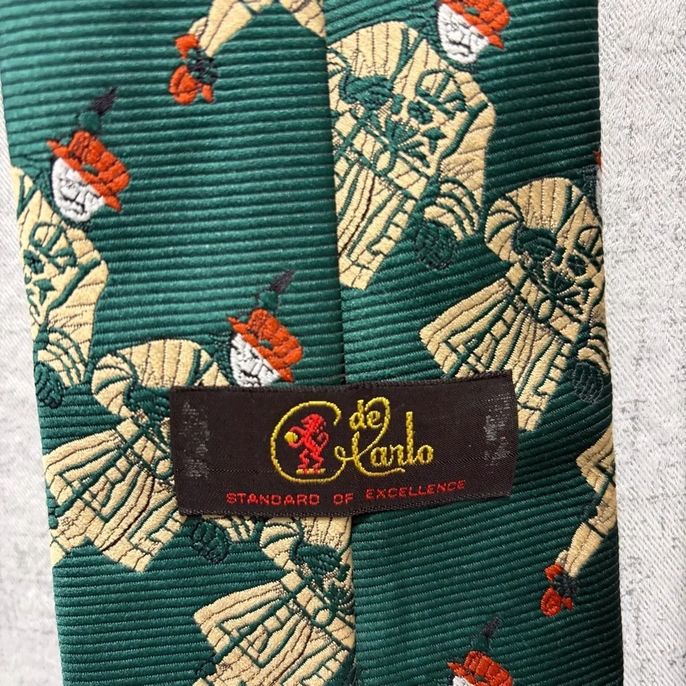 Green Novelty Men's Tie with Beige Vintage Golfer Character Motif